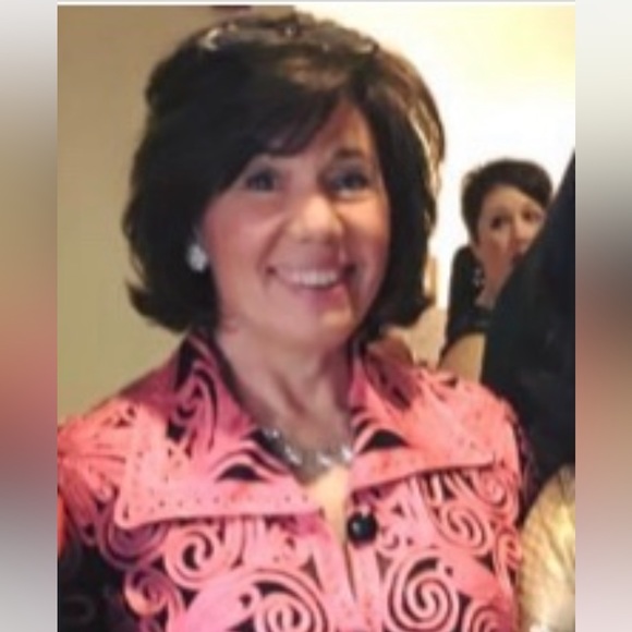 Meet your Posher, Pam - Picture 2 of 2